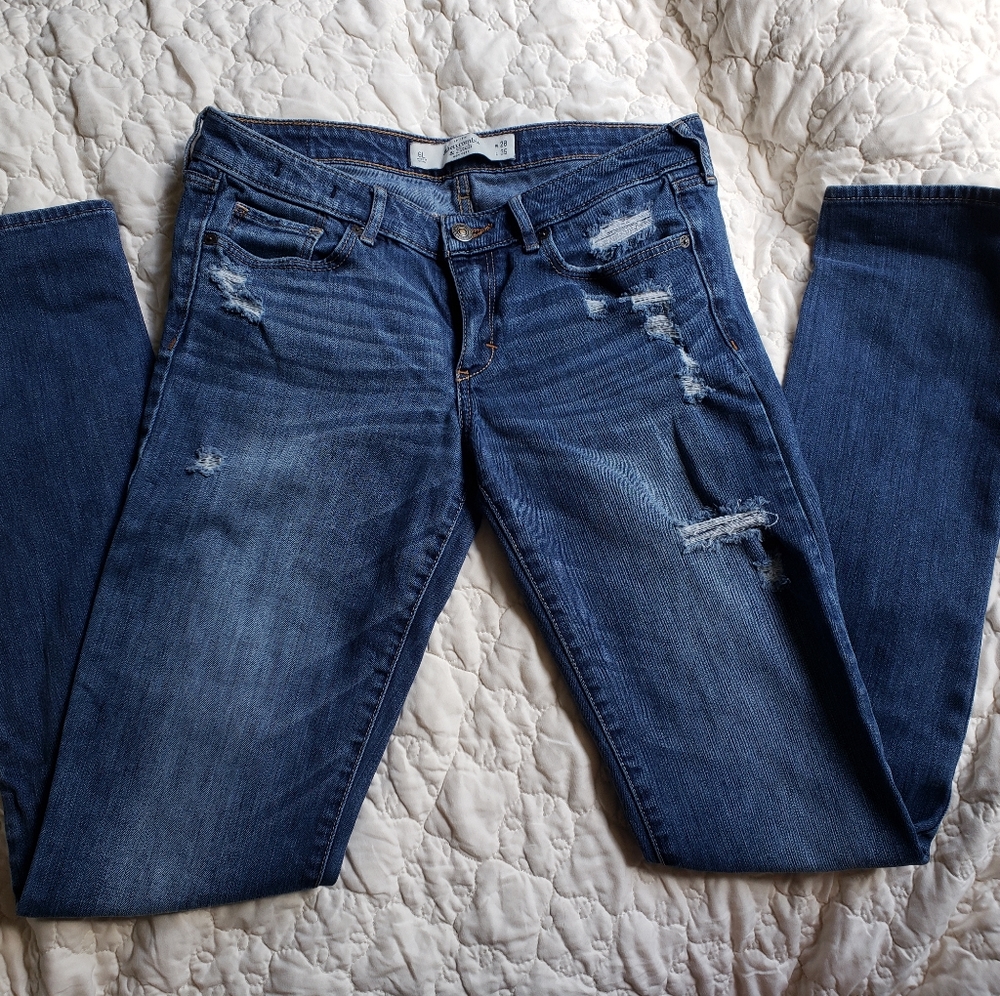 Destroyed Abercrombie & Fitch Jeans 6L